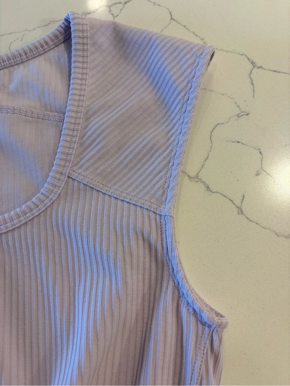 Lululemon LA Cap Sleeve Crop Tee ~ 4 ~ Lavender Dew - Picture 2 of 11